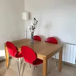 H&H Suite Train Station Apartament